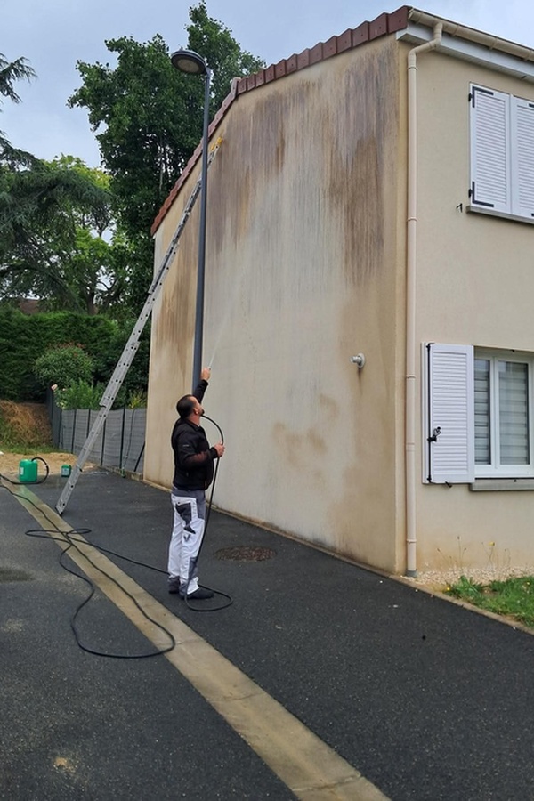 Spécialiste nettoyage façades et toitures Poitiers Châtellerault 86 - 1